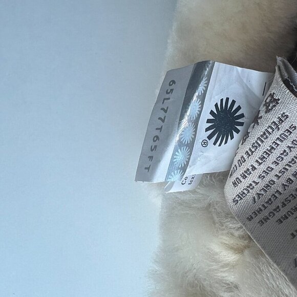 UGG Perforated Suede Leather Shearling Gloves Chestnut NWOT*f - Picture 8 of 9